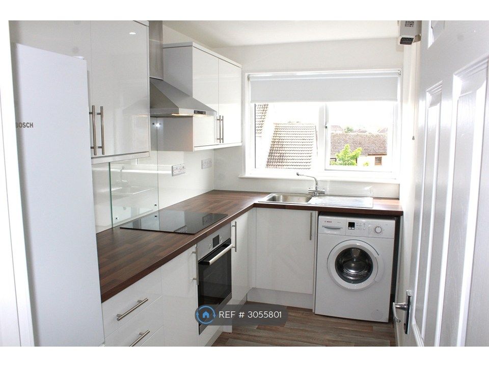 Property photo 1 of 8 Kitchen