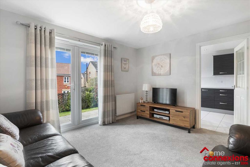 Property photo 2 of 26 Lounge Dining (1)