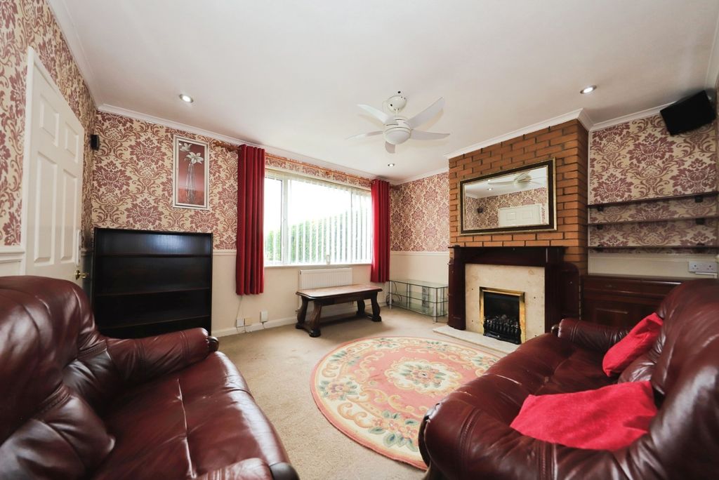 Property photo 3 of 17 Photo
