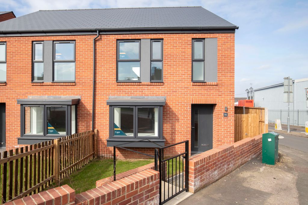 Property photo 1 of 13 Plot 8, Haywards Rd-01