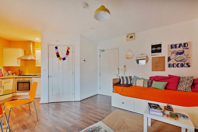 Property photo 1 of 15 Studio Living Space