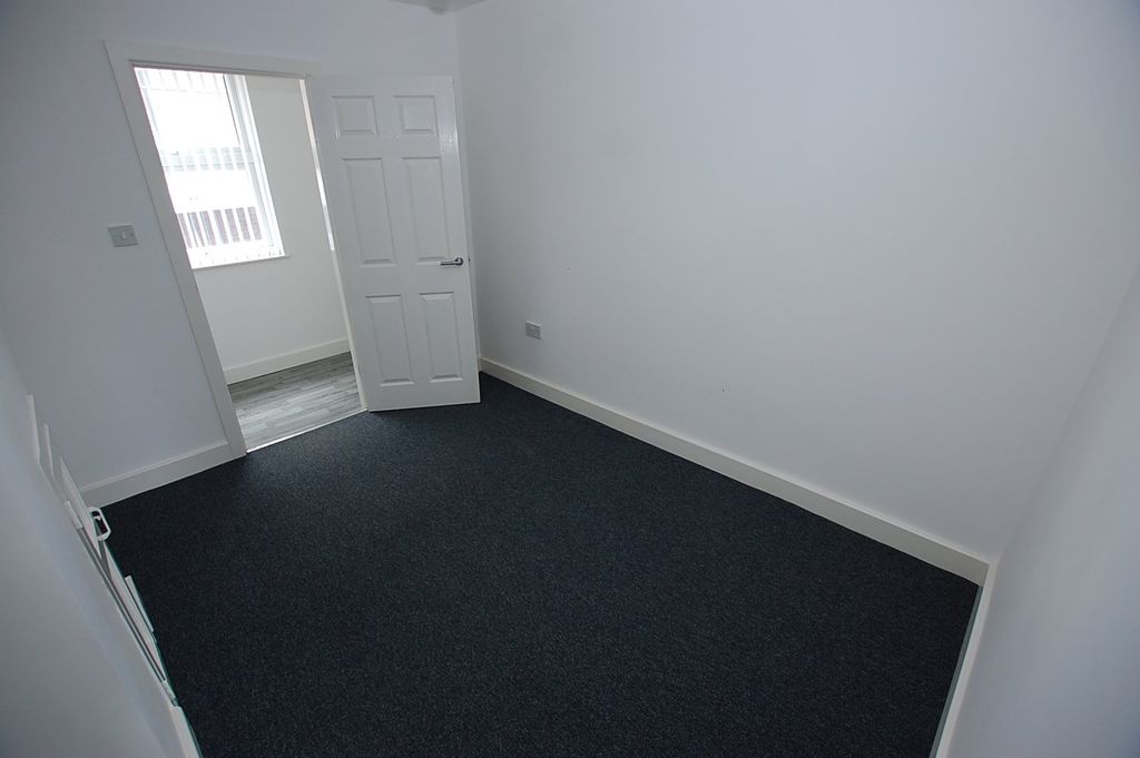 Property photo 3 of 10 Picture No. 01