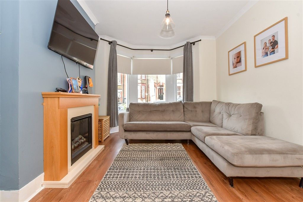 Property photo 2 of 13 Lounge