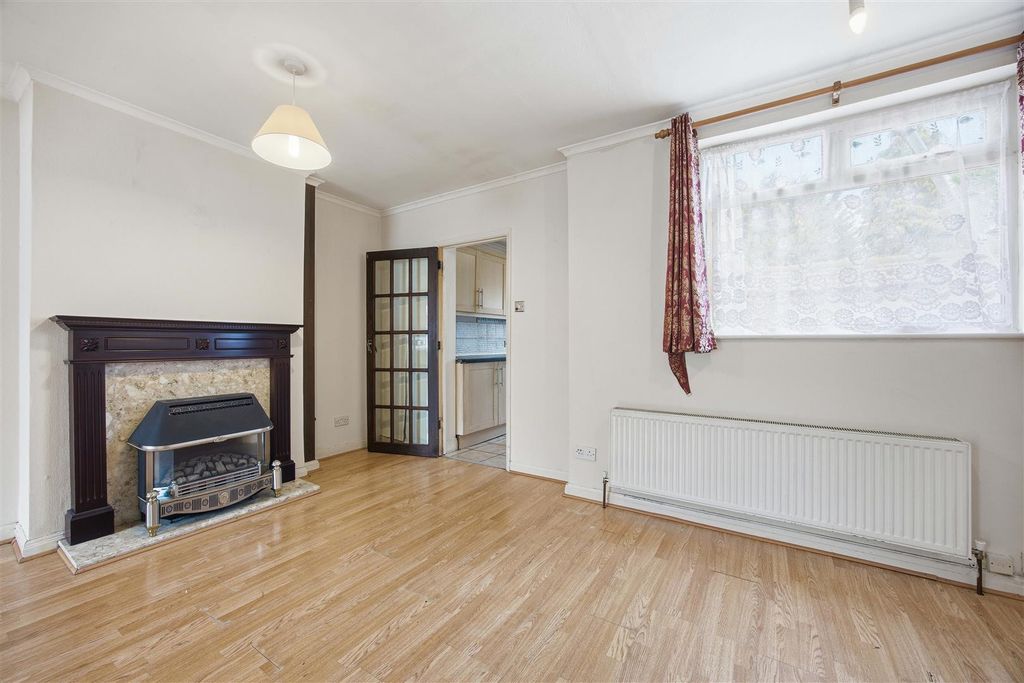 Property photo 3 of 15 Dining Room