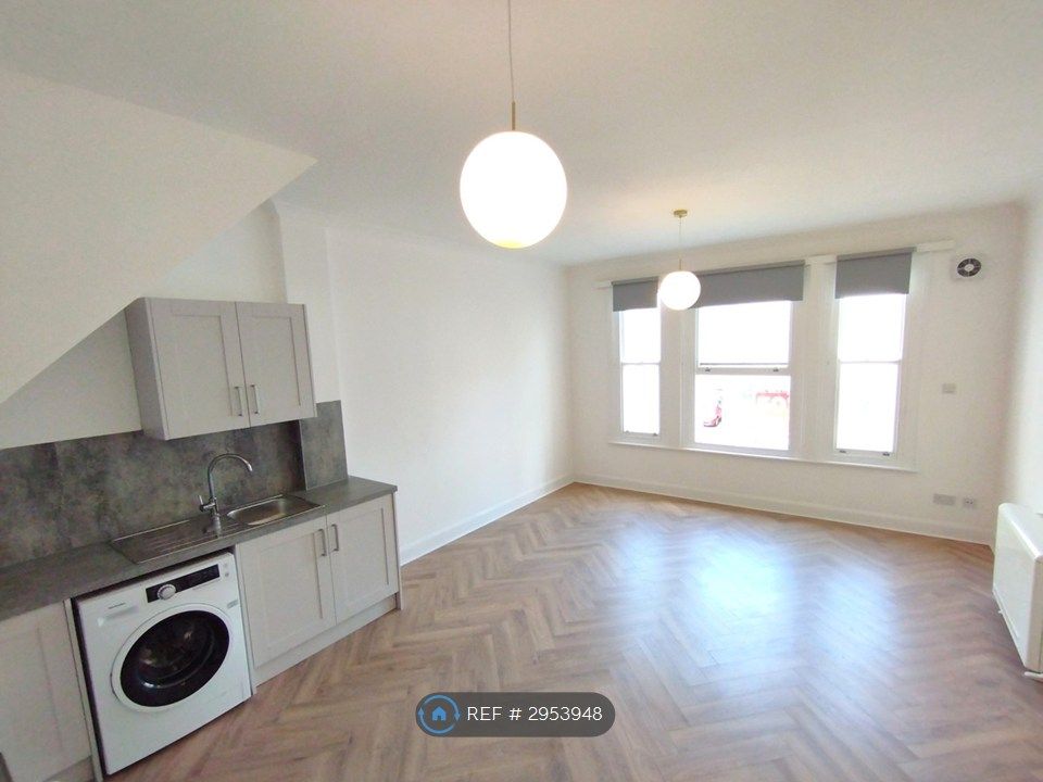 Property photo 1 of 13 Living Room