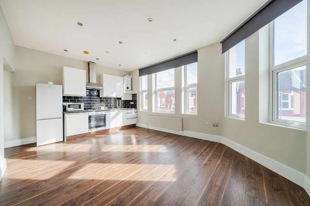 Property photo 2 of 16 1515359-12-6A999E...