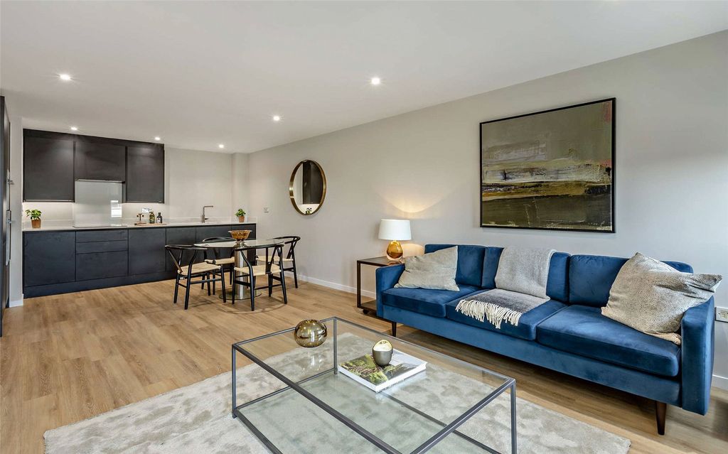 Property photo 2 of 15 Lounge/Kitchen Area