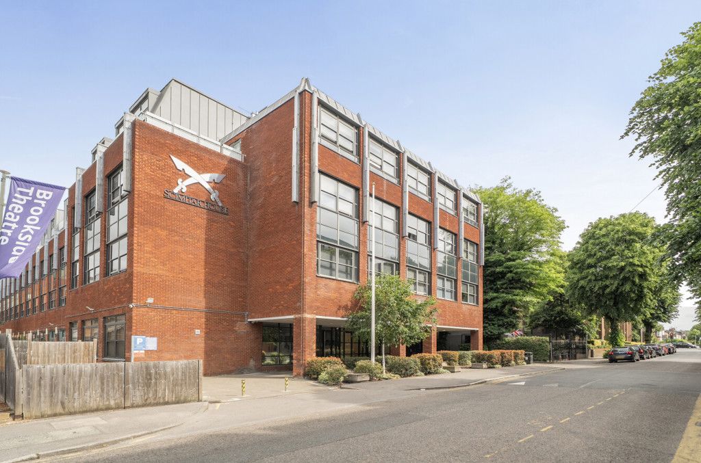 Property photo 1 of 13 1454127-12-6A1d65...