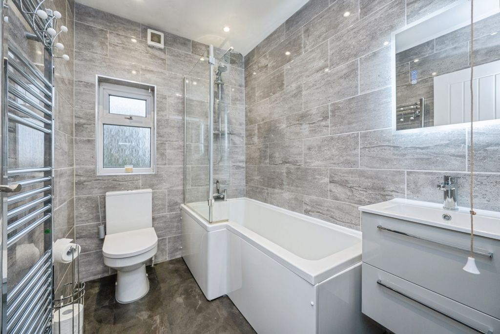 Property photo 3 of 21 Pbox-Img.Jpg