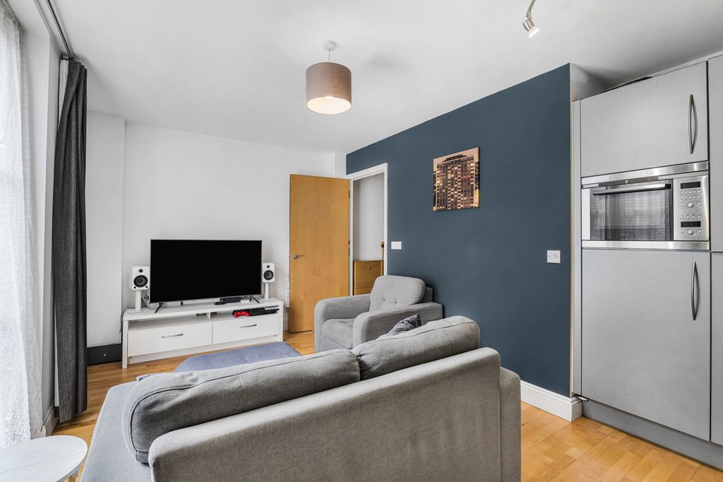 Property photo 2 of 12