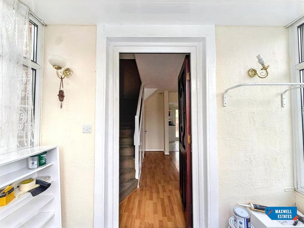 Property photo 2 of 15 Deansbrook 2.Jpg