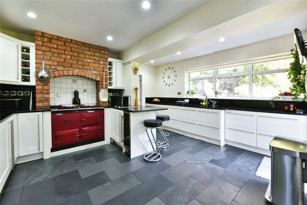 Property photo 2 of 24 Spacious Kitchen