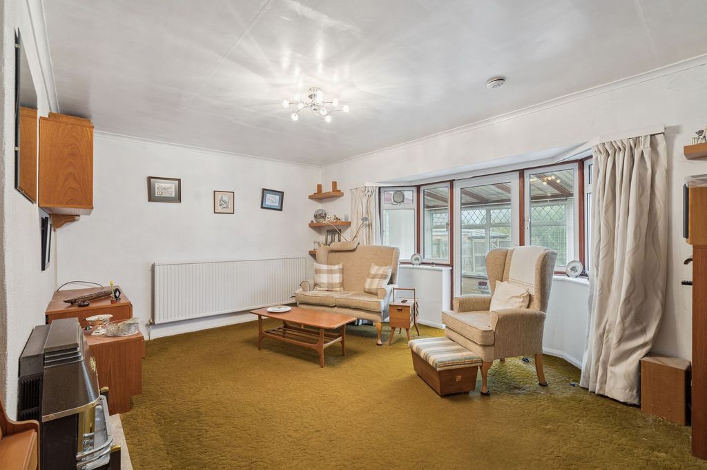 Property photo 3 of 27