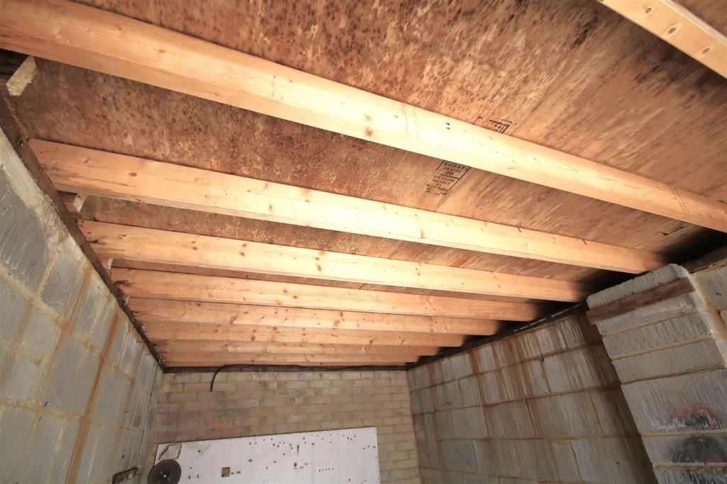 Property photo 3 of 4 Roof.Jpg