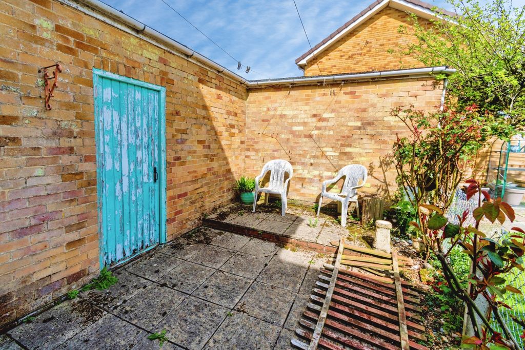 Property photo 3 of 20