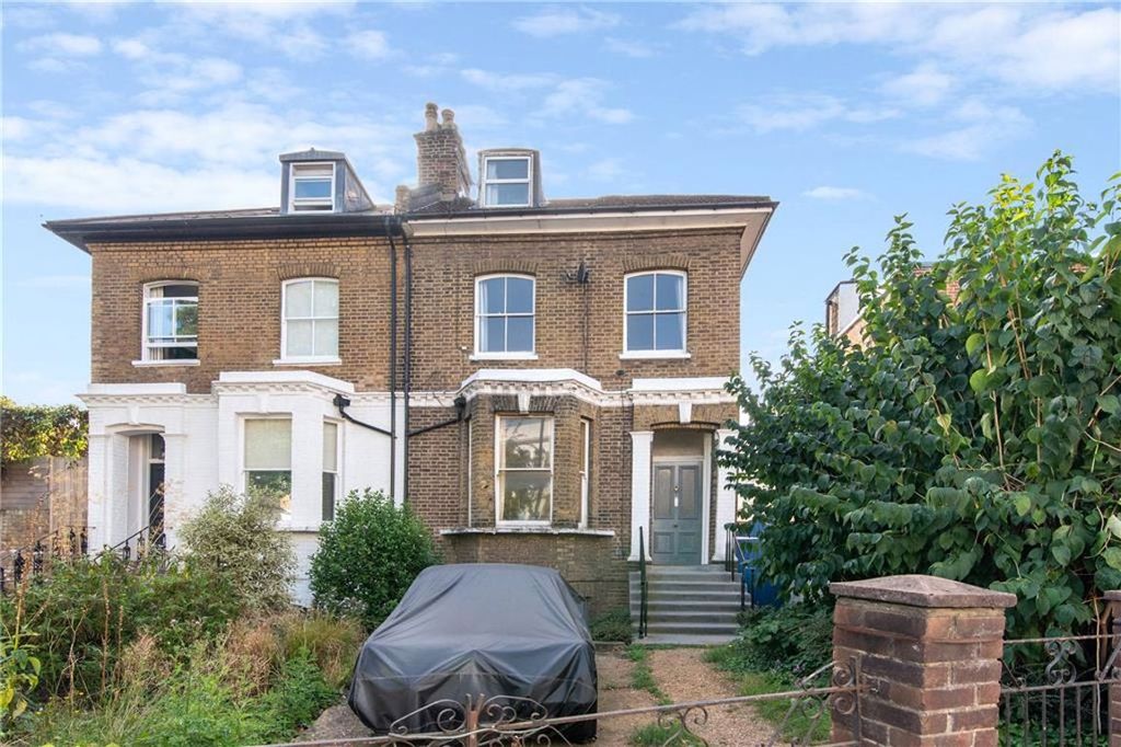 Property photo 1 of 8