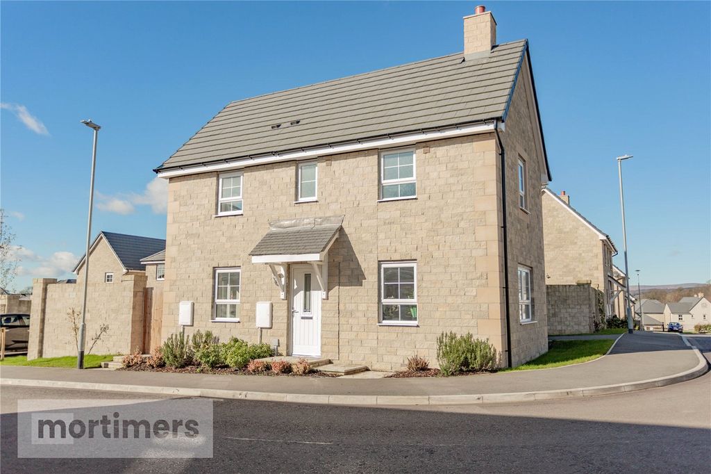 Property photo 1 of 16 External