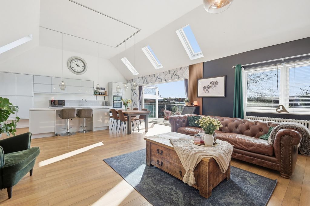 Property photo 2 of 30 5069223