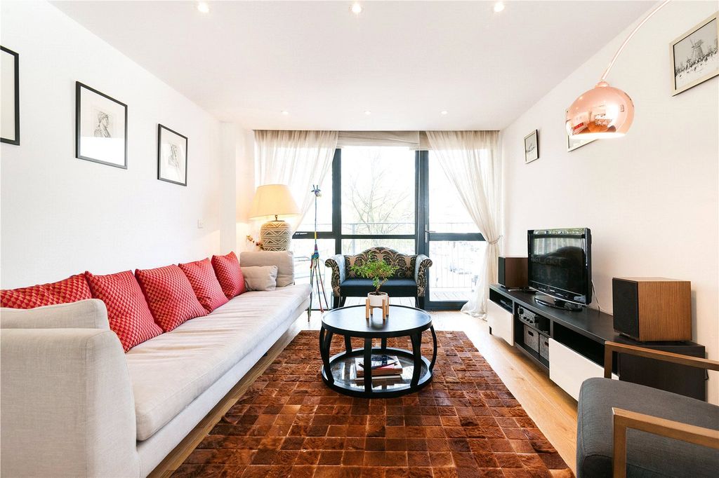 Property photo 2 of 14 Reception Room