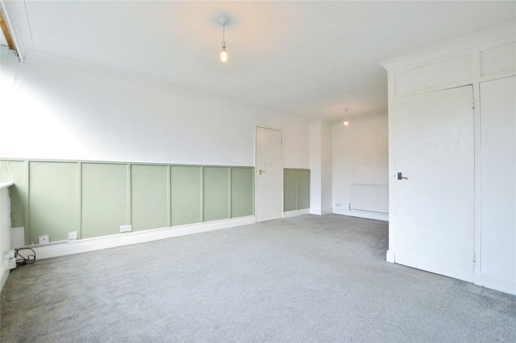 Property photo 2 of 11 Living Room