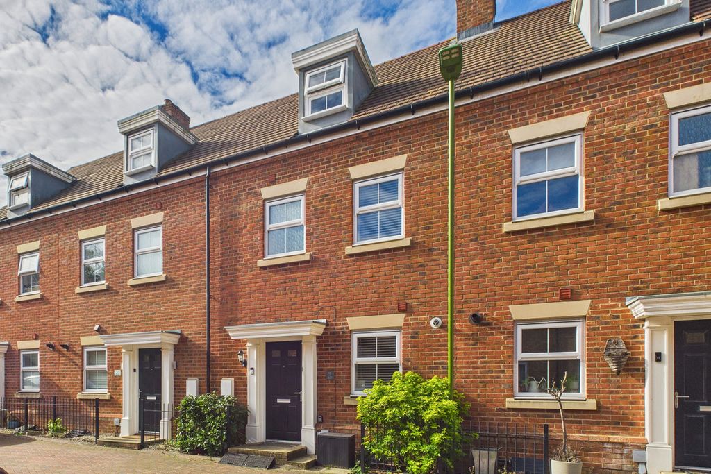 Property photo 1 of 28