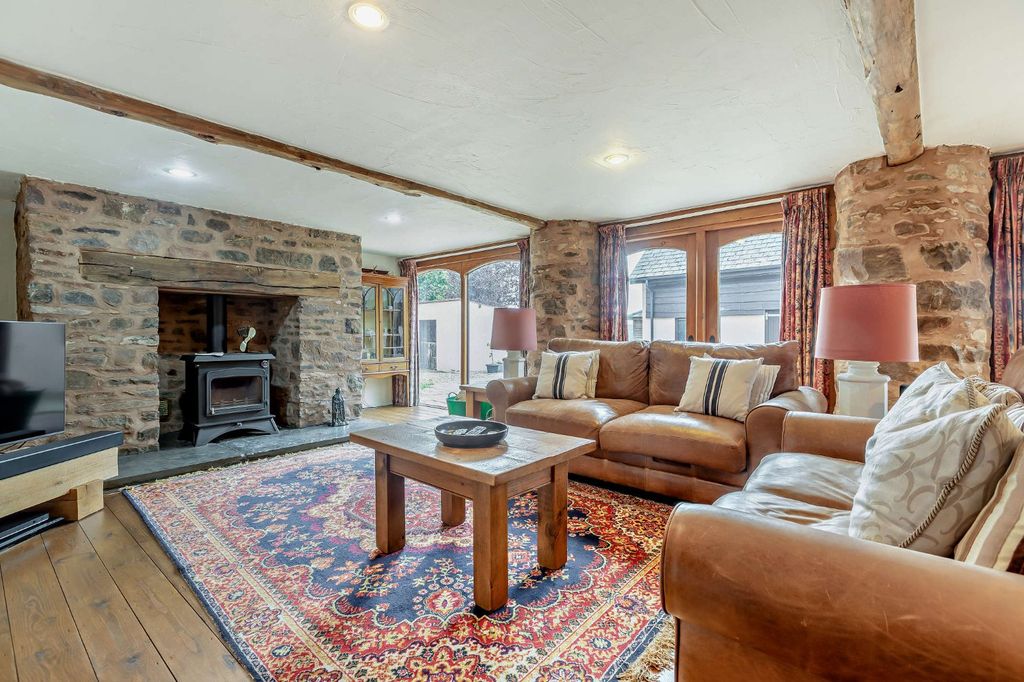 Property photo 2 of 24 Sitting Room