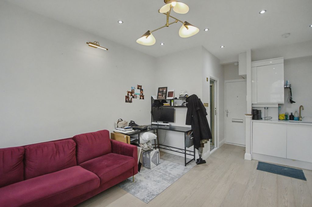 Property photo 3 of 14 4.1 Clifford Court , 24-25 Kensington Garden Square, London W2 4Be