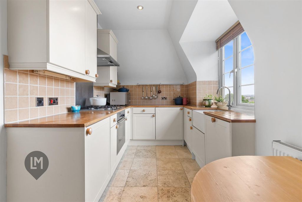 Property photo 1 of 6 Kitchen