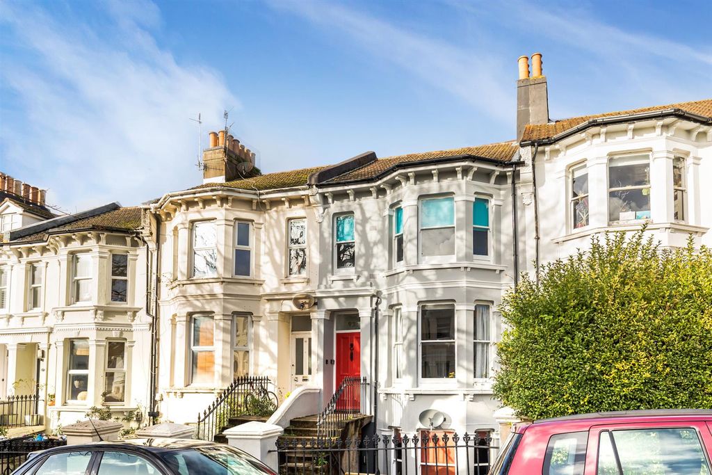 Property photo 2 of 16 Ditchling Rise, 93, Middle Flat-61.Jpg