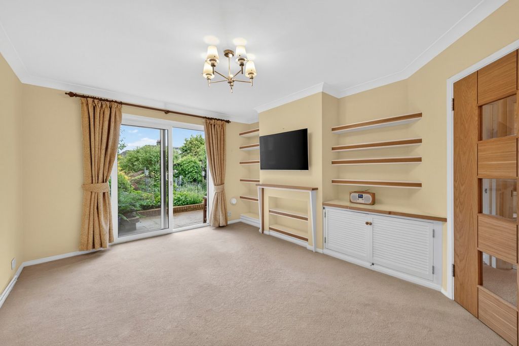 Property photo 3 of 17