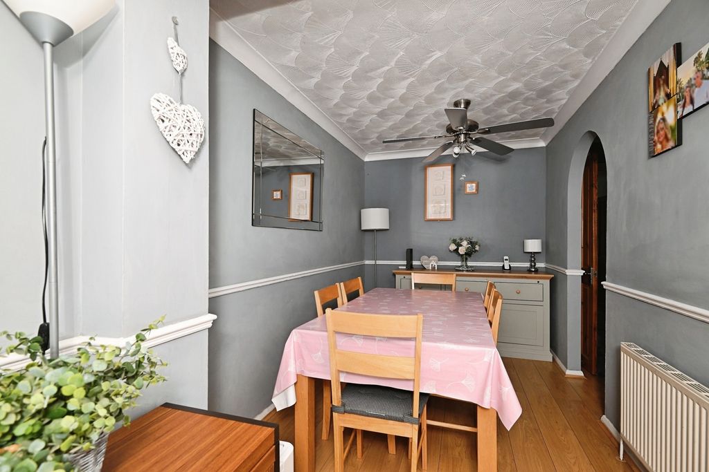 Property photo 3 of 15 Pbox-Img.Jpg