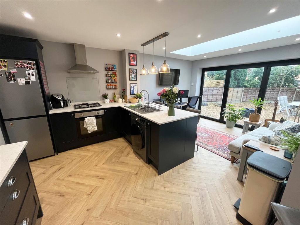 Property photo 2 of 13