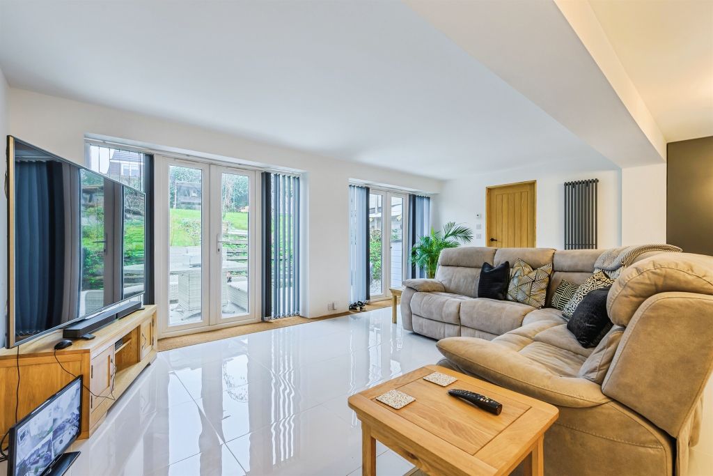 Property photo 2 of 27