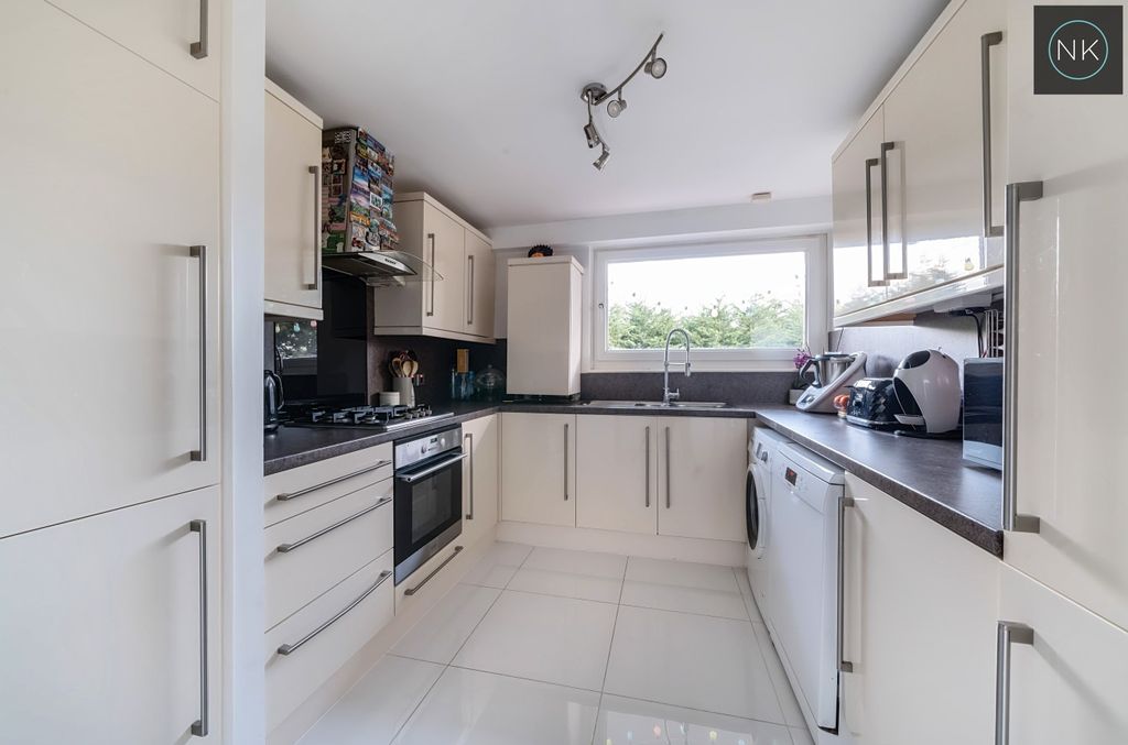 Property photo 3 of 28 3758517