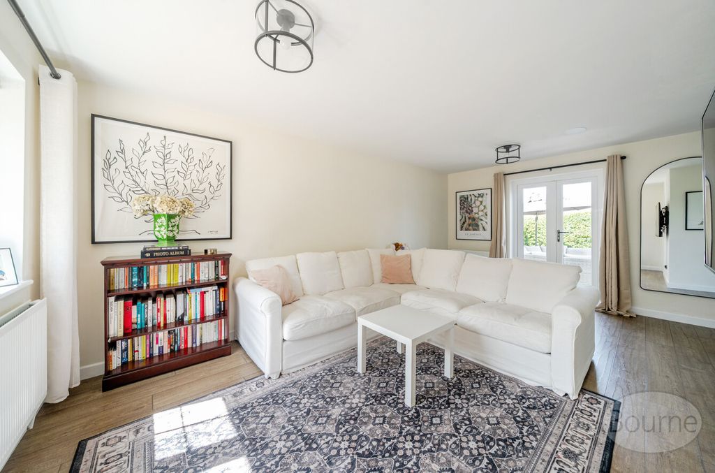 Property photo 2 of 15 F6d0025B-6E3B-4Fe...