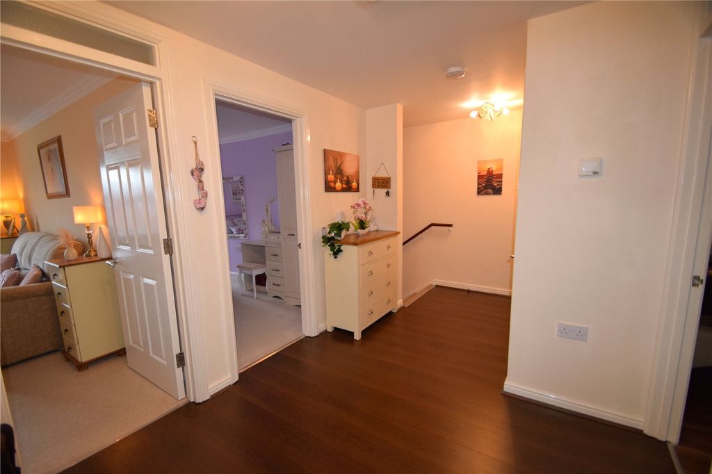 Property photo 2 of 17 Picture No. 50