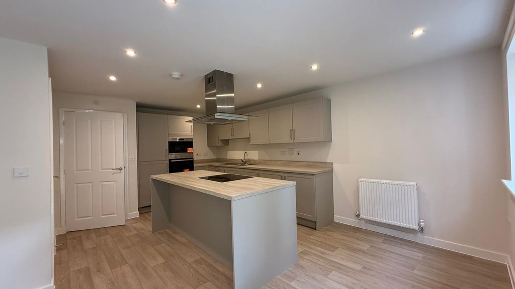 Property photo 3 of 29 1d2A16A1-5389-427A-B700-0Ffe666c8683.Jpg
