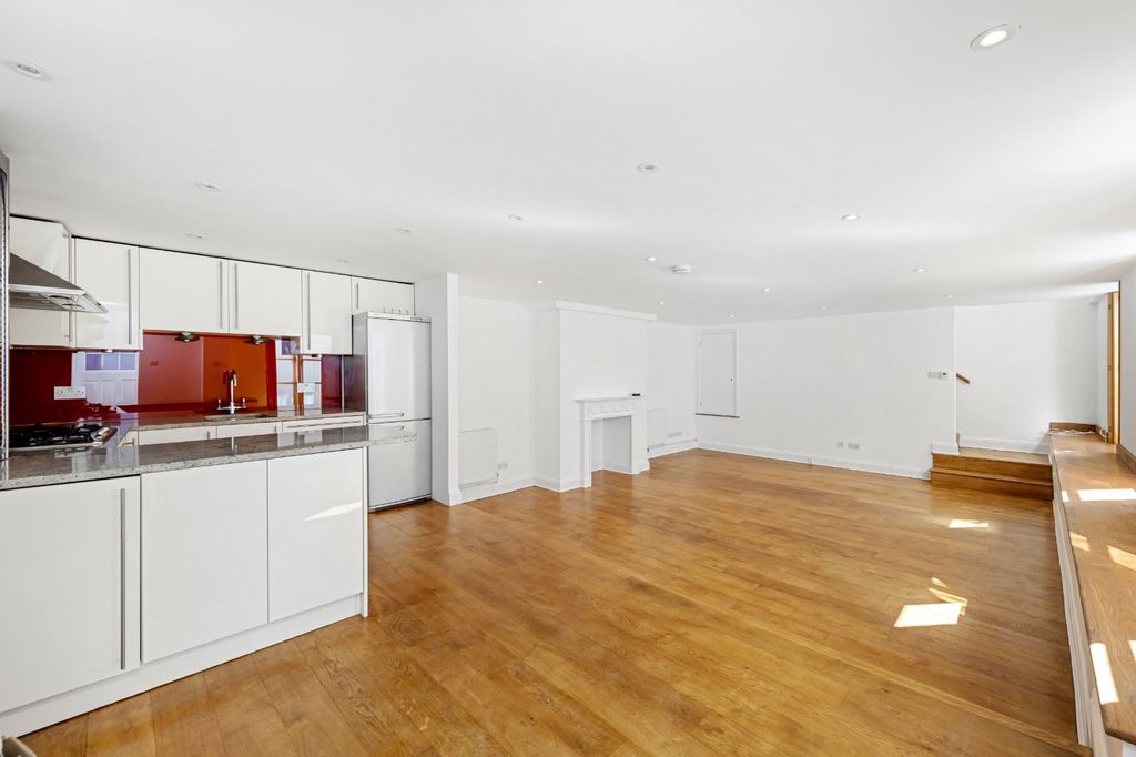 Property photo 1 of 16 Ground Floor