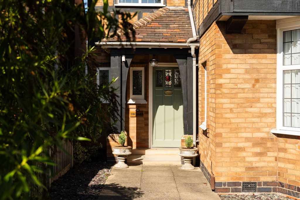Property photo 2 of 30