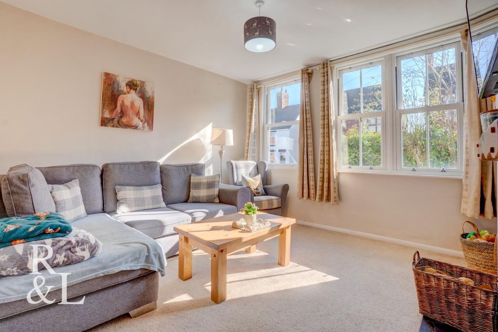 Property photo 2 of 32 151 Woodville (3).Jpg