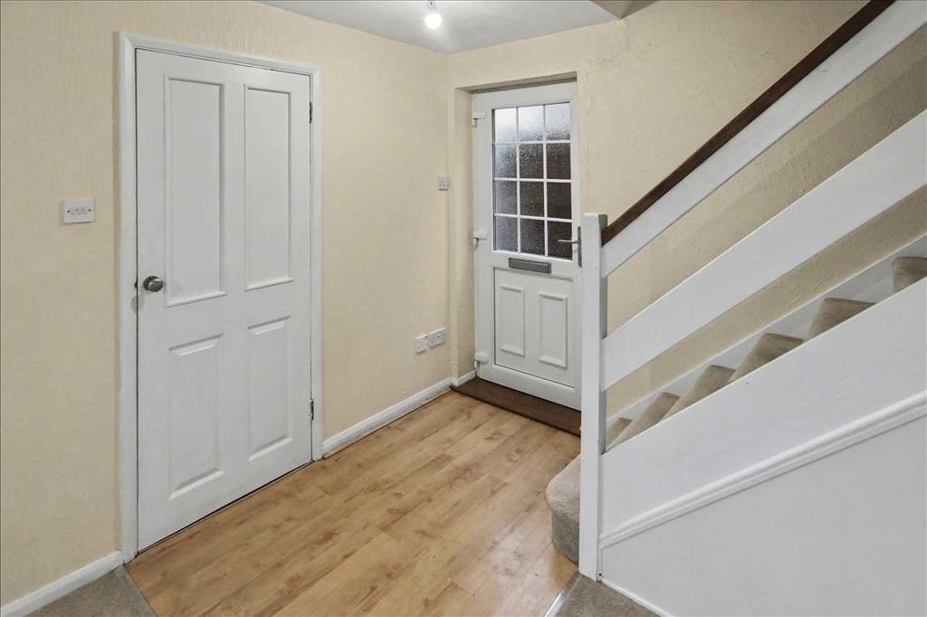 Property photo 2 of 28 Entrance Area