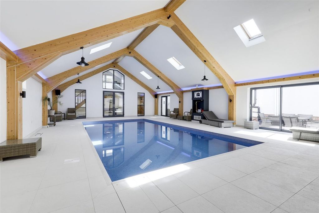 Property photo 3 of 61