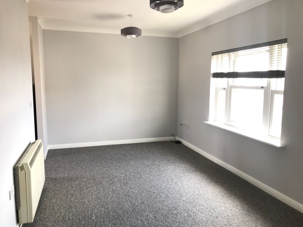 Property photo 2 of 12 Lounge