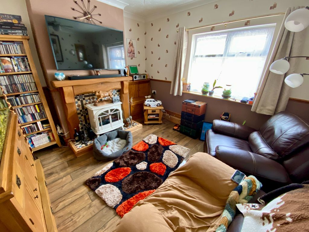 Property photo 2 of 12