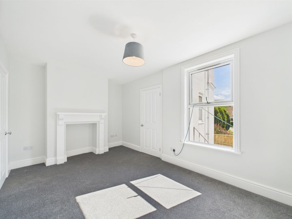 Property photo 3 of 9 Cam01740G0-Pr0395-Still002