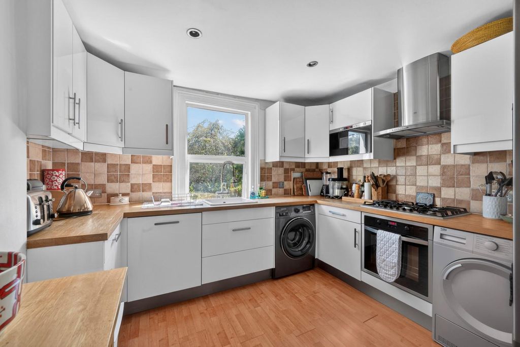 Property photo 3 of 14 Kitchen