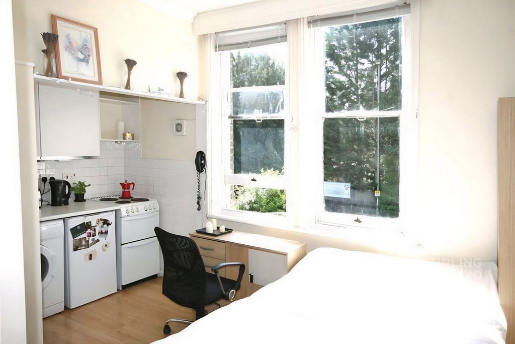 Property photo 3 of 3 Studio Room