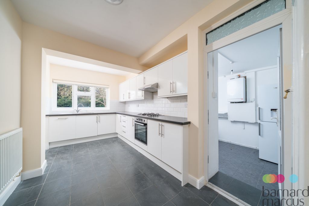 Property photo 3 of 16 Kitchen