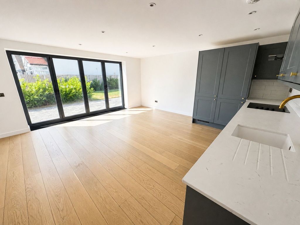 Property photo 2 of 10 Open Plan