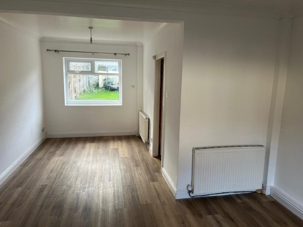 Property photo 2 of 32